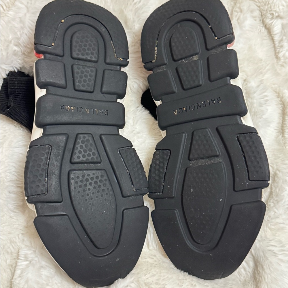 Balenciaga Black and White Knit Sneakers - Picture 6 of 12